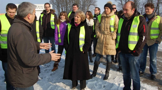 Bayern-24/7.de - Bayern Infos & Bayern Tipps | Die Junge Union Schwaben und die parteilose Unterallguer Landratskandidatin der CSU, Marita Kaiser, haben am Allgu Airport Memmingen mit Airport-Geschftsfhrer Ralf Schmid debattiert. Foto: privat