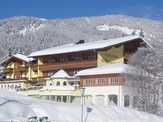 Auto News | Hotel Wieseneck in Flachauwinkl direkt an der Skipiste.