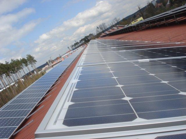Alternative & Erneuerbare Energien News: Photovoltaik erzeugt Strom