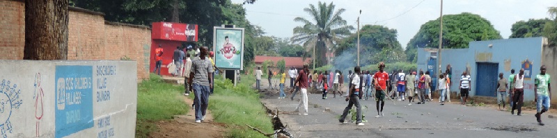 Deutsche-Politik-News.de | Afrika Burundi Protest vor SOS-Kinderdorf 2015