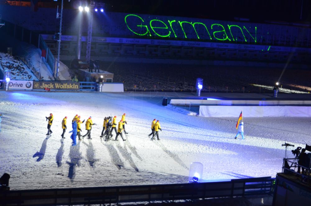 Deutsche-Politik-News.de | Lasershow beim Biathlon 2013