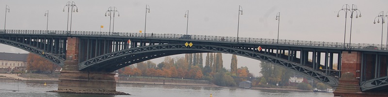 Deutsche-Politik-News.de | Brcke von Mainz nach Wiesbaden 2015