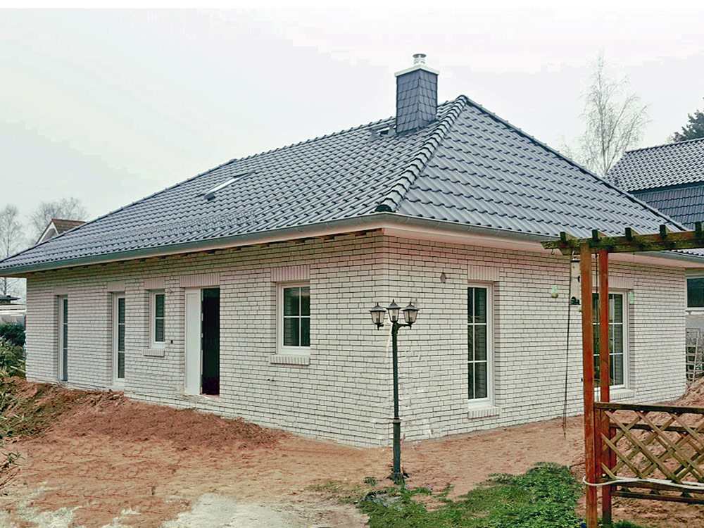 Deutsche-Politik-News.de | Der Bungalow kann am Wochenende in 16562 Hohen Neuendorf besichtigt werden.  Foto: Roth-Massivhaus