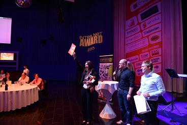 Hamburg-News.NET - Hamburg Infos & Hamburg Tipps | MAN Diesel & Turbo SE, representated by Christiane Krhling won the we.CONECT INTRA.NET Award 2013.