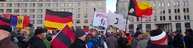 Deutsche-Politik-News.de | Pegida Demo in Dresden