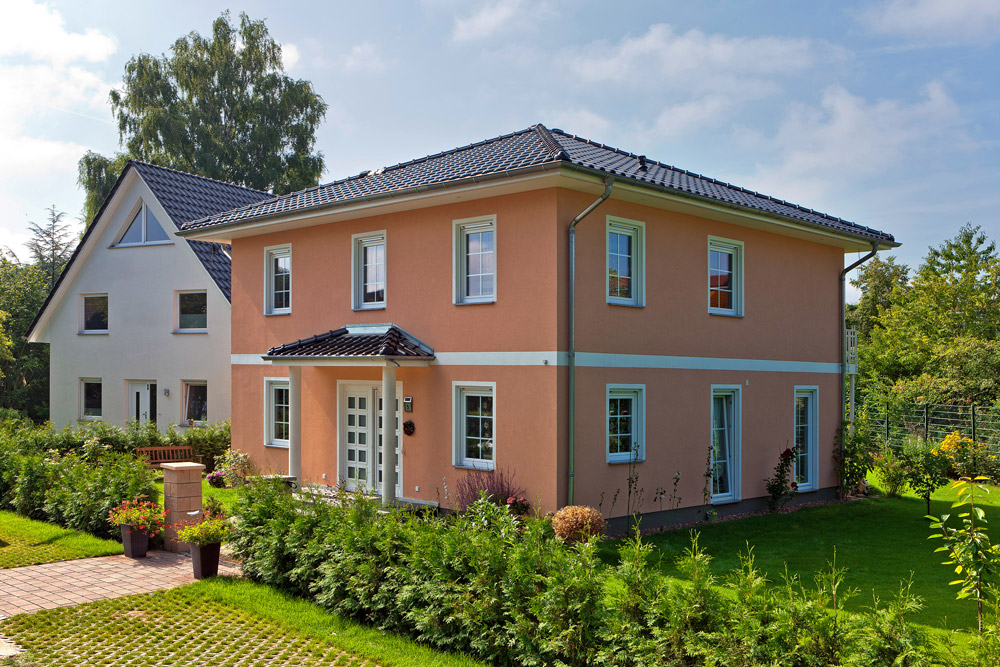 Deutsche-Politik-News.de | Die beiden Stadtvillen (Abb. �hnlich) k�nnen am kommenden Wochenende in 12623 Berlin-Mahlsdorf besichtigt werden. Foto: Roth-Massivhaus