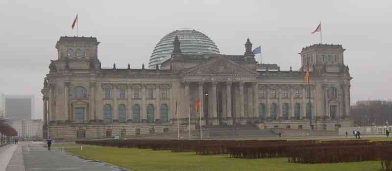 Deutsche-Politik-News.de | Der Reichstag in Berlin.