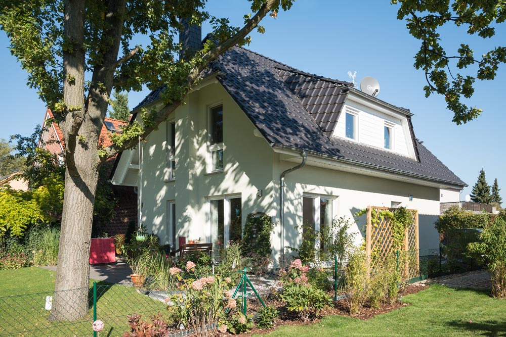 Deutsche-Politik-News.de | Ein Haus Stade ffnet am kommenden Wochenende in 16547 Birkenwerder die Tren fr Besucher (Abb. hnlich). Foto: Roth-Massivhaus