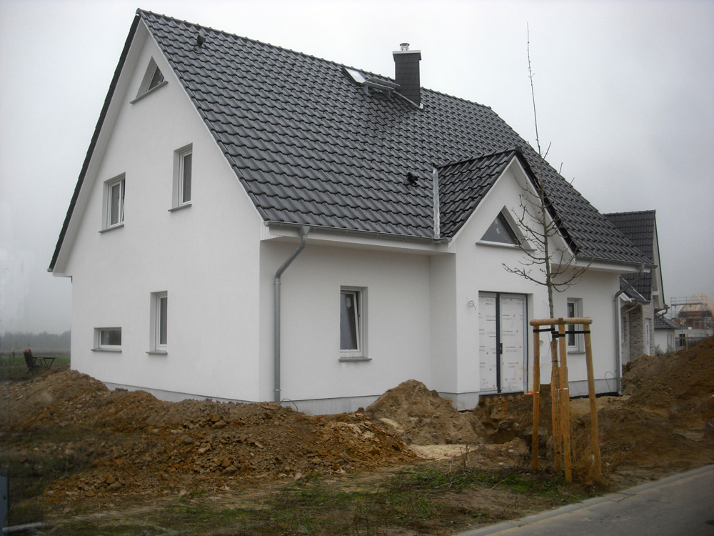 Deutsche-Politik-News.de | Dieses komfortable Landhaus kann am kommenden Wochenende in 16727 Oberkrmer OT Marwitz besichtigt werden. Foto: Roth-Massivhaus