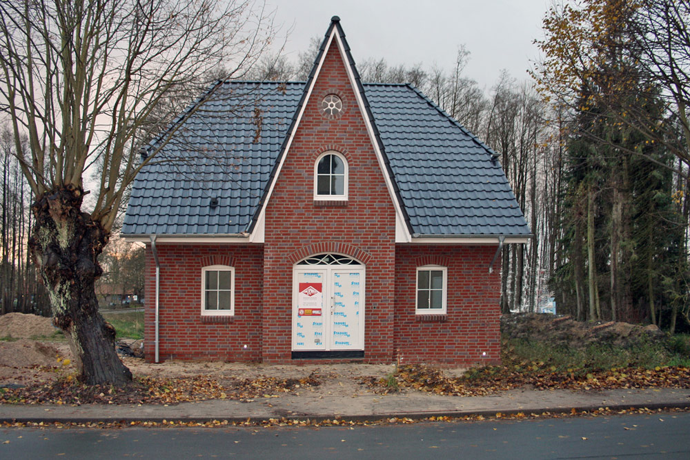 Deutsche-Politik-News.de | Dieses hochwertige Einfamilienhaus in norddeutscher Bauweise kann am Wochenende in Toppenstedt bei Hamburg besichtigt werden. Foto: Roth-Massivhaus