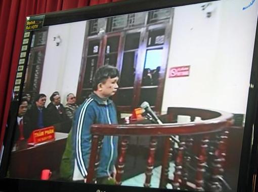 Handy News @ Handy-Infos-123.de | Tran Anh Kim whrend des Gerichtsprozesses am 28. Dezember 2009