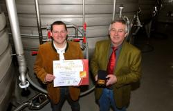 Bier-Homepage.de - Rund um's Thema Bier: Biere, Hopfen, Reinheitsgebot, Brauereien. | Foto: v.l. Braumeister Schrder und Braumeister Frank.