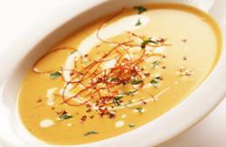 Nahrungsmittel & Ernhrung @ Lebensmittel-Page.de | Foto: Gesundes Essen macht schn: Curry-Pastinaken-Suppe von College for life.