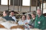 Foto: Controlling im Praxisbetrieb mit den Tierrzten unter Leitung von Dr. Mahlkow-Nerge. |  Landwirtschaft News & Agrarwirtschaft News @ Agrar-Center.de