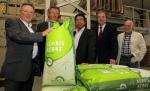 Landwirtschaft News & Agrarwirtschaft News @ Agrar-Center.de | Foto: Gesch�ftsf�hrer Manfred Gnann und Werner Arts sowie Alexander Gnann, Karl-Heinz Florenz.