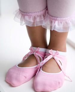 Babies & Kids @ Baby-Portal-123.de | Foto: Zauberhafte Sneakersckchen und Legging.