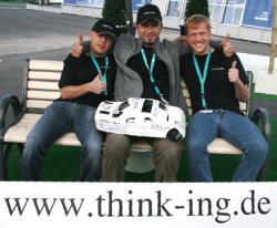 Alternative & Erneuerbare Energien News: Foto: Das THINK ING.-Team mit ihrem Hybrid-Racer (v.l.n.r.): Markus Lingemann, Jrg Brennecke und Michael Dietrich.