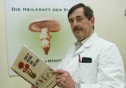 Nahrungsmittel & Ernhrung @ Lebensmittel-Page.de | Foto: Mit der wohlberlegten Pilzdit abnehmen, rt Pilzforscher Prof. Dr. Jan I. Lelley.
