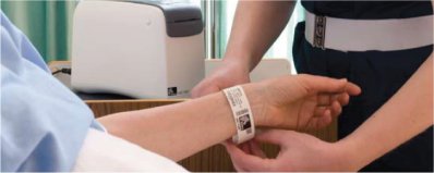 Deutsche-Politik-News.de | Patientenarmband Drucker HC100 mit MRSA-resistenten Armband