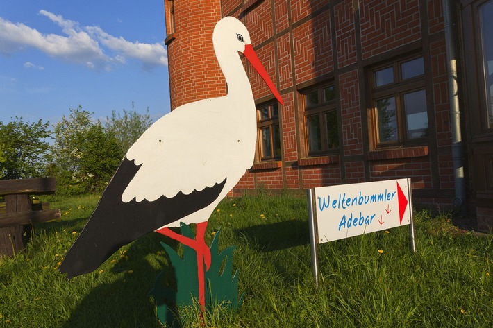 Deutsche-Politik-News.de | Foto: Dorf der Strche - Eingang zum Besucherzentrum in Rhstdt