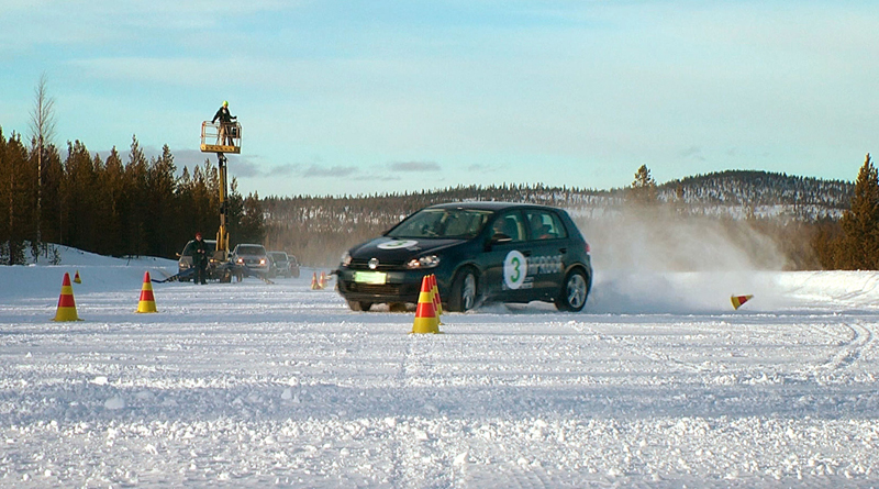 News - Central: Die Nokian Winter Driving School trainiert das Fahren bei Schneegltte und Glatteis mit Videos und Informationen     Foto: Nokian Reifen