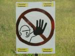 Deutsche-Politik-News.de | Whrend die Gemeinde jahrelang die Verseuchung durch Cadmium vertuschte, hat der Landwirt jetzt dieses Schild aufgestellt.